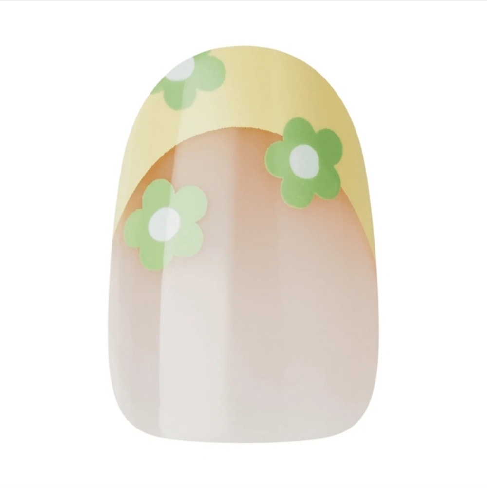 KISS Voguish Fantasy Press On Glue Nails In Cool Kid•28 Nails 💅🏻 - Picture 3 of 7
